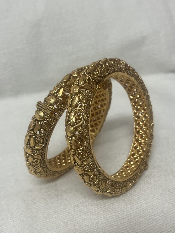 Premium Gold Plated Maharani Kaddas - Image 2