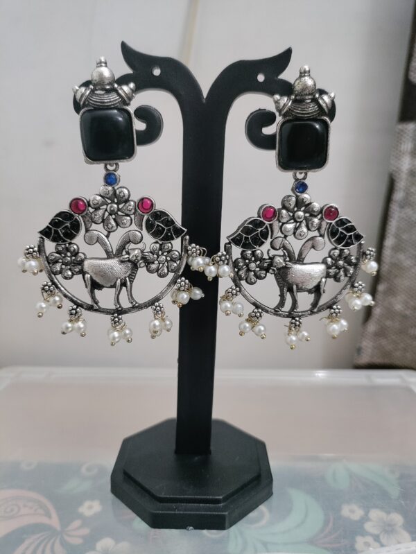 Black Stone Nandi Oxidized Earrings - Floral Design - Image 3